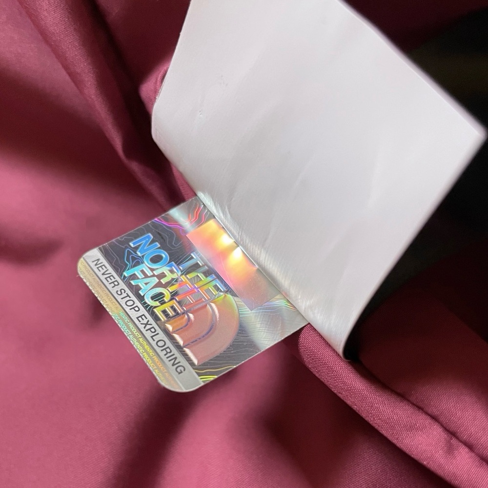 The North Face Women’s Gotham Parka In Cyber Berry - Picture 9 of 9